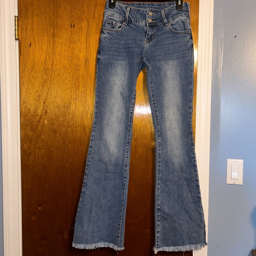 Pacsun, low rise, boot cut, raw hemmed jeans! Never worn! Size 25
